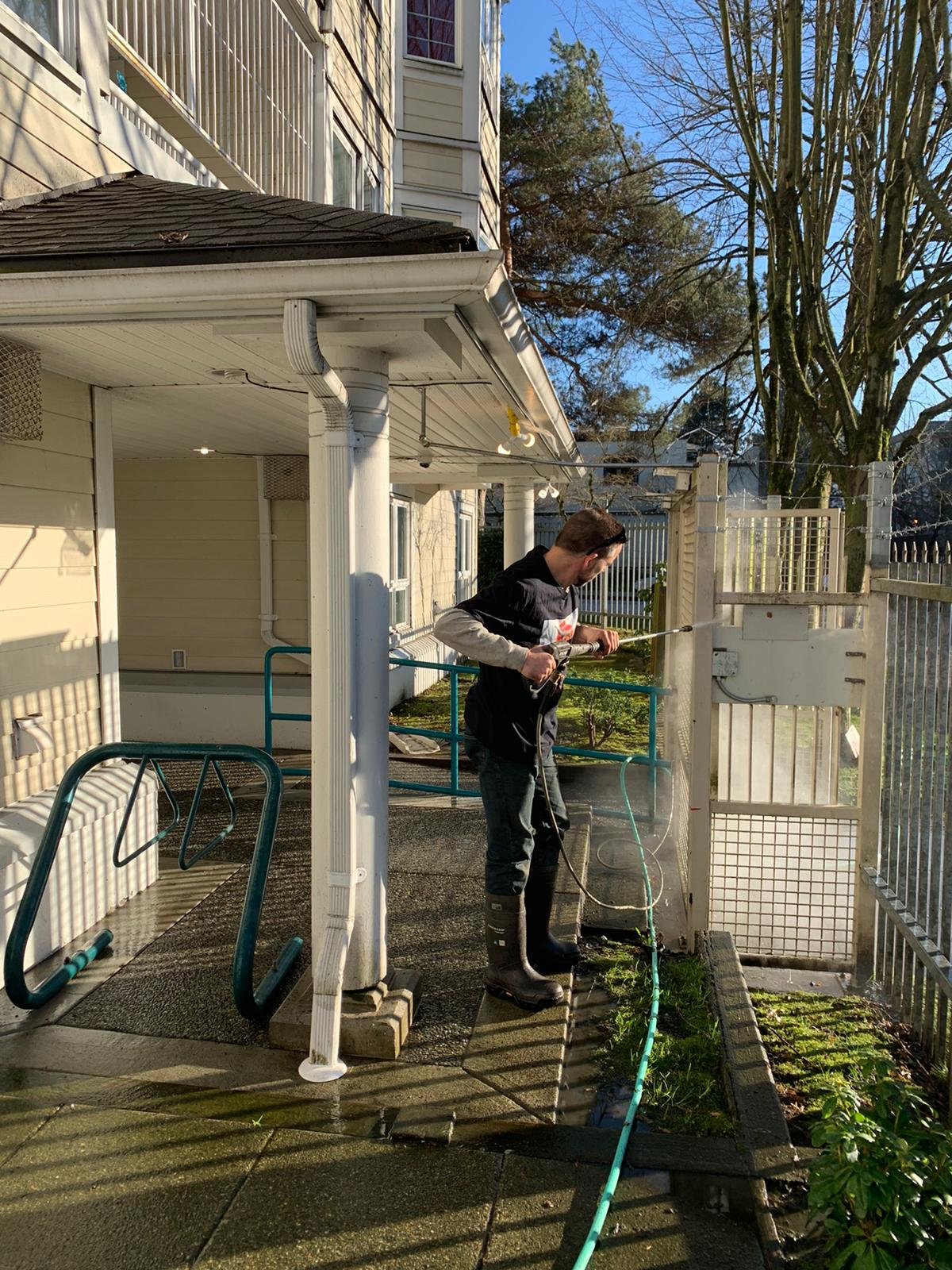 Commercial pressure washing and power washing in Vancouver