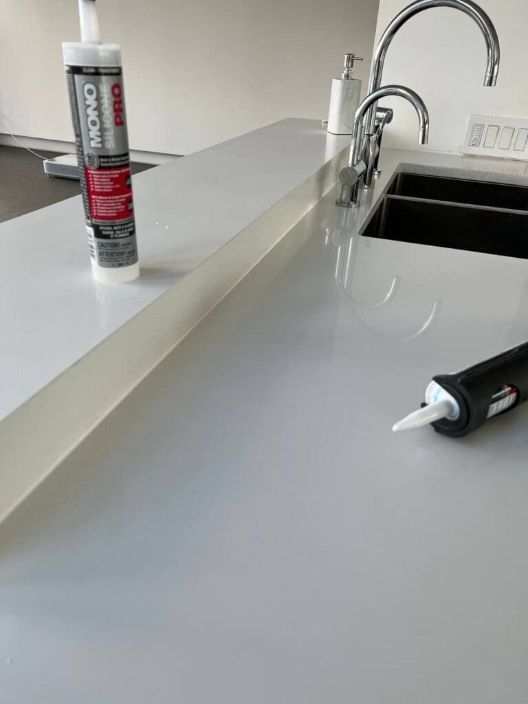 kitchen caulking service