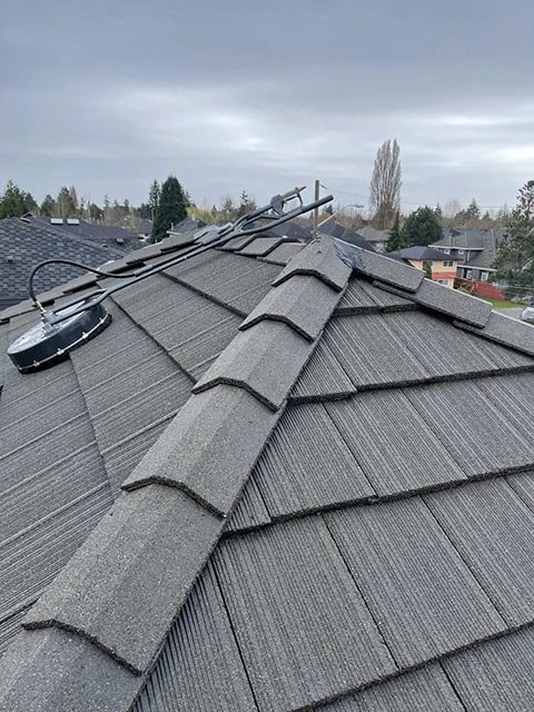 Professional roof cleaning in Vancouver with safe moss removal and soft-wash service.