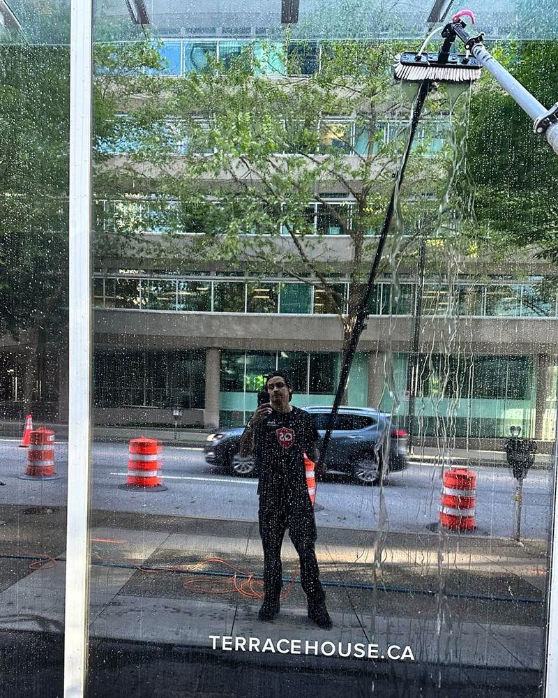 Commercial exterior window cleaning in Vancouver