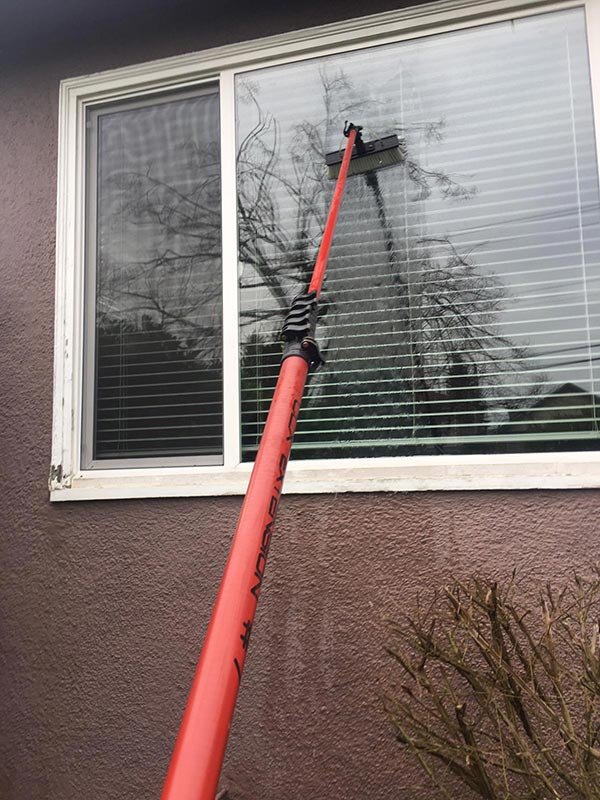 Professional window cleaning service in Vancouver