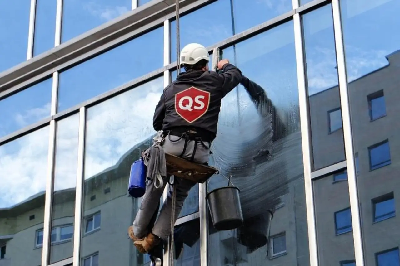 High-rise window cleaning service in Vancouver