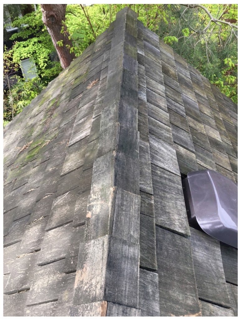 Cedar roof before cleaning