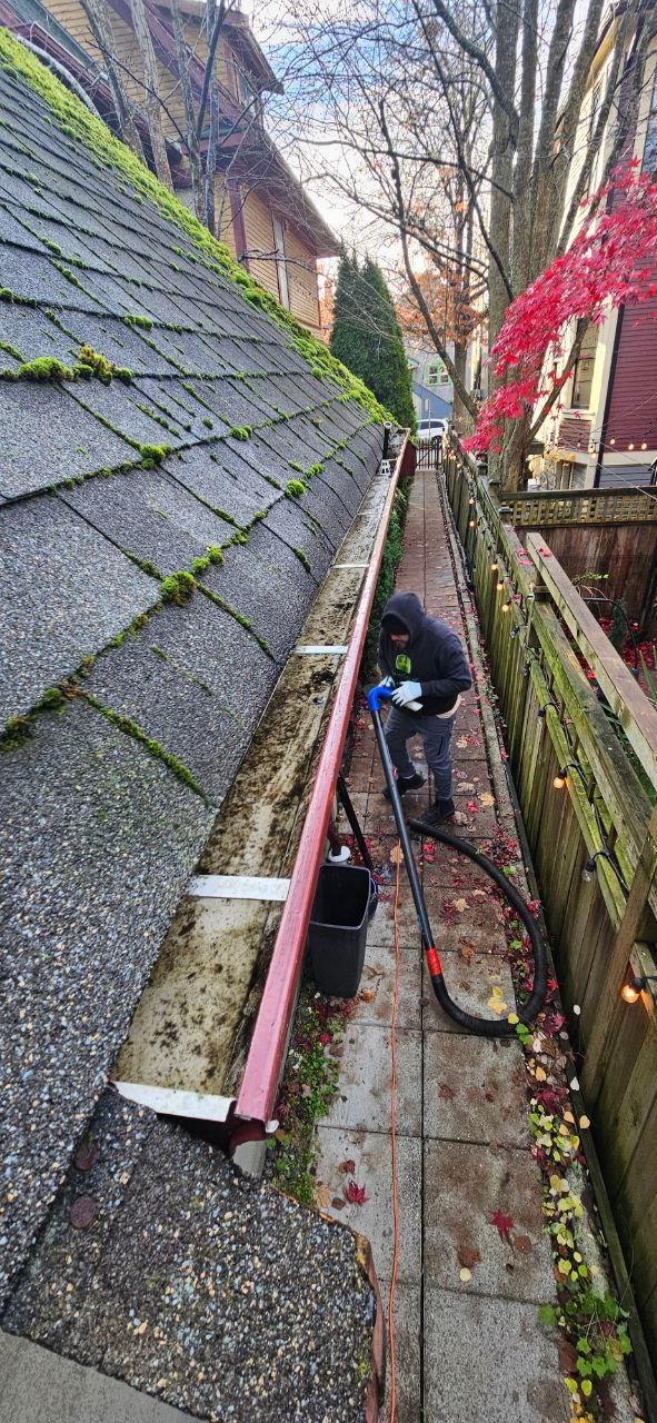 Gutter after interior gutter cleaning