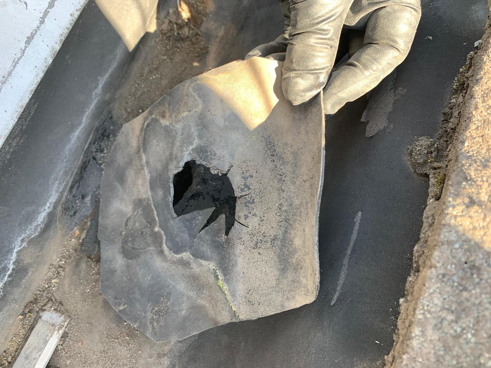Identifying gutter and downpipe problems during commercial gutter cleaning