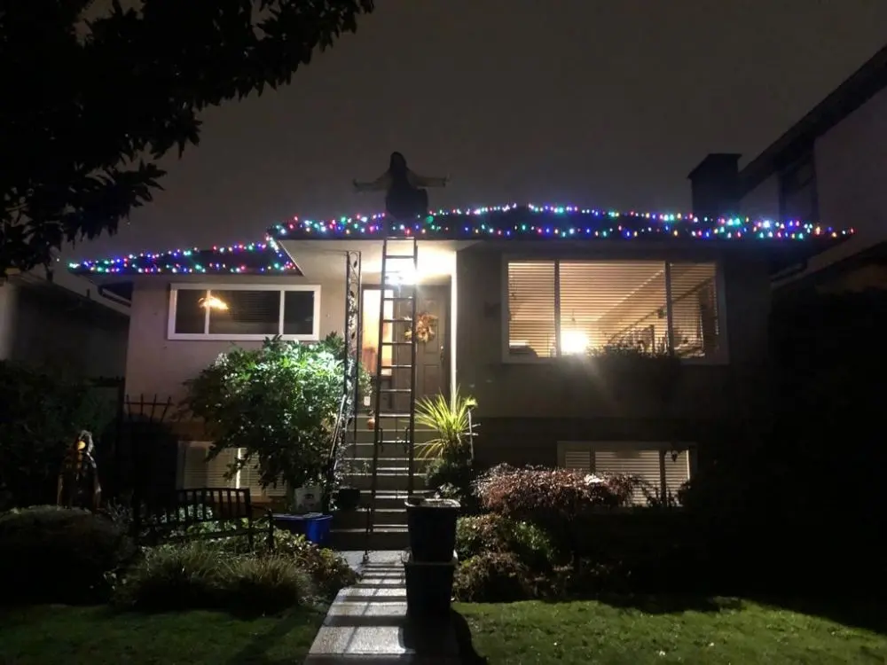 Classic roofline Christmas light installation on a Vancouver home