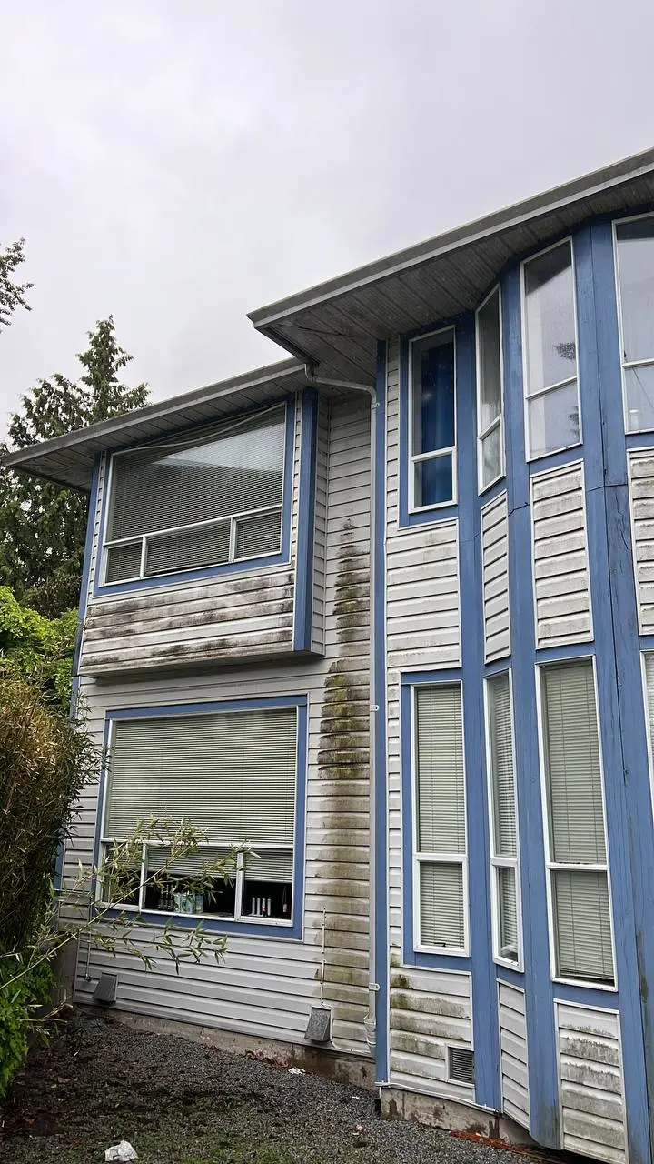 House siding before exterior washing in Vancouver