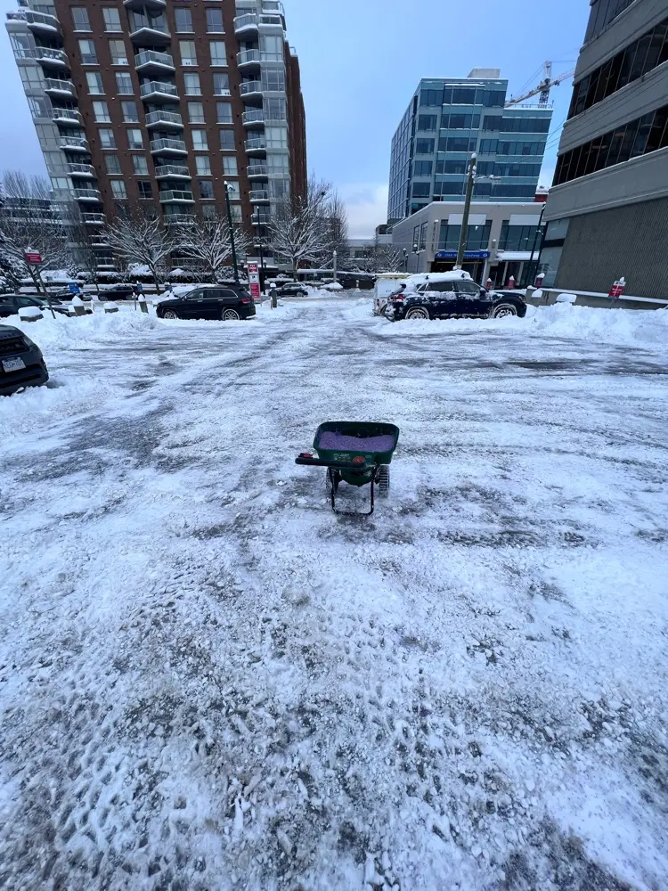 Parking lot salting and de-icing service in Vancouver