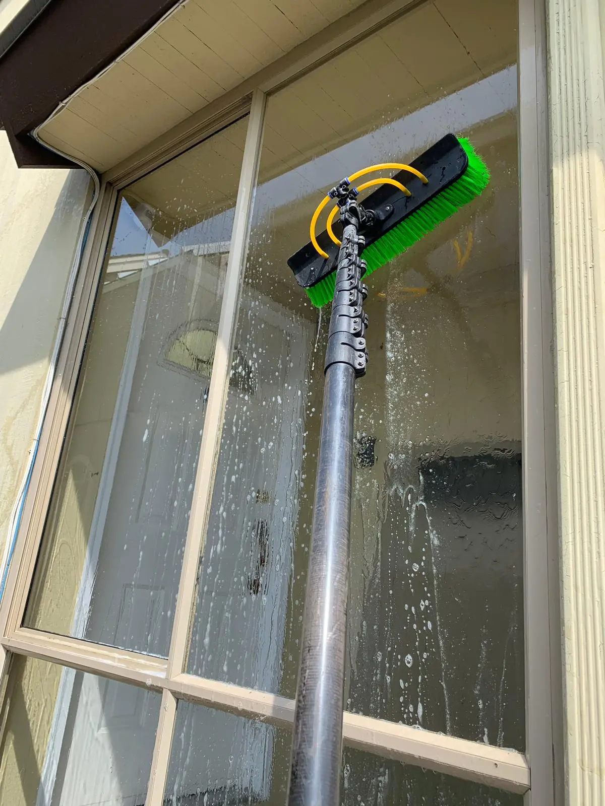 Professional window cleaning service in Vancouver