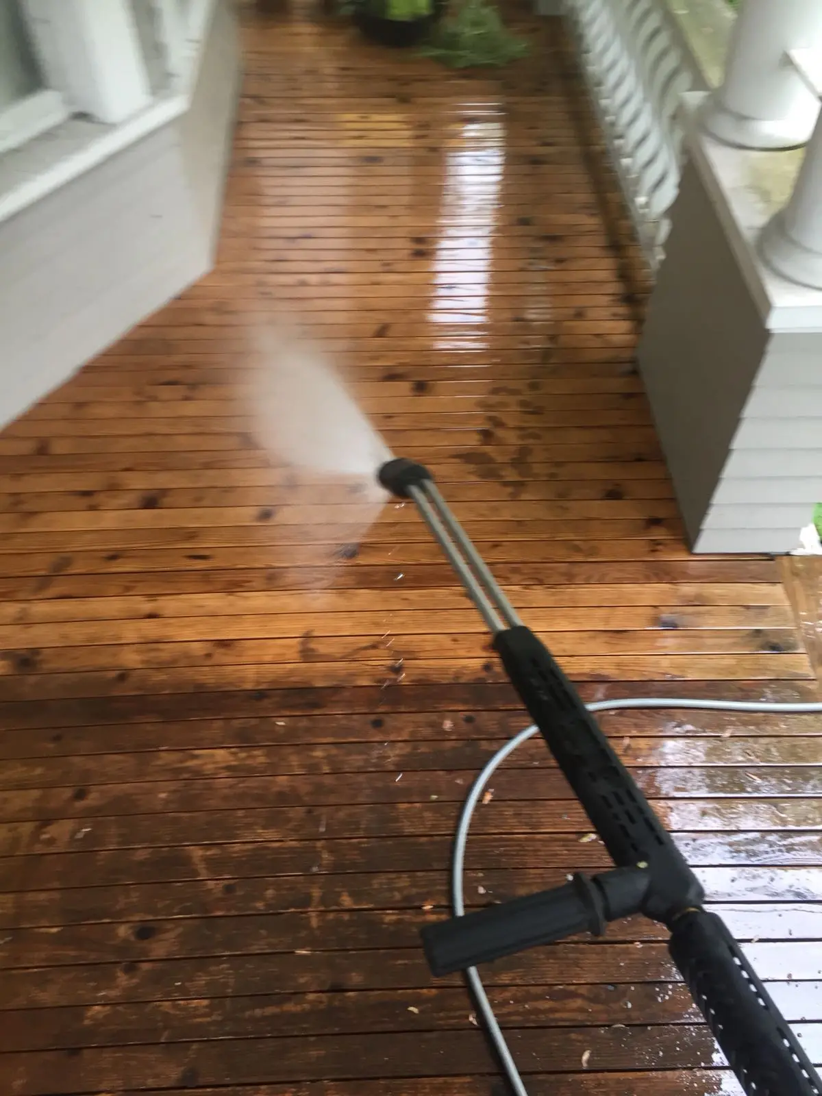 Outdoor patio pressure washing service for Vancouver homes