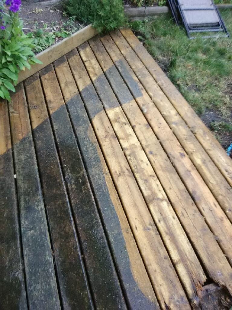 Wood deck cleaning in Vancouver