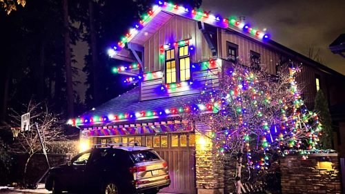 Christmas lights hanging and installation service in Vancouver BC by Quicksidekick Vancouver